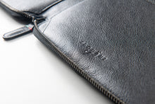 Load image into Gallery viewer, Oslo Hand Satchel
